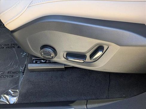 New 2026 Volvo XC90 T8 Plus w/ Protection Package Premier image 4