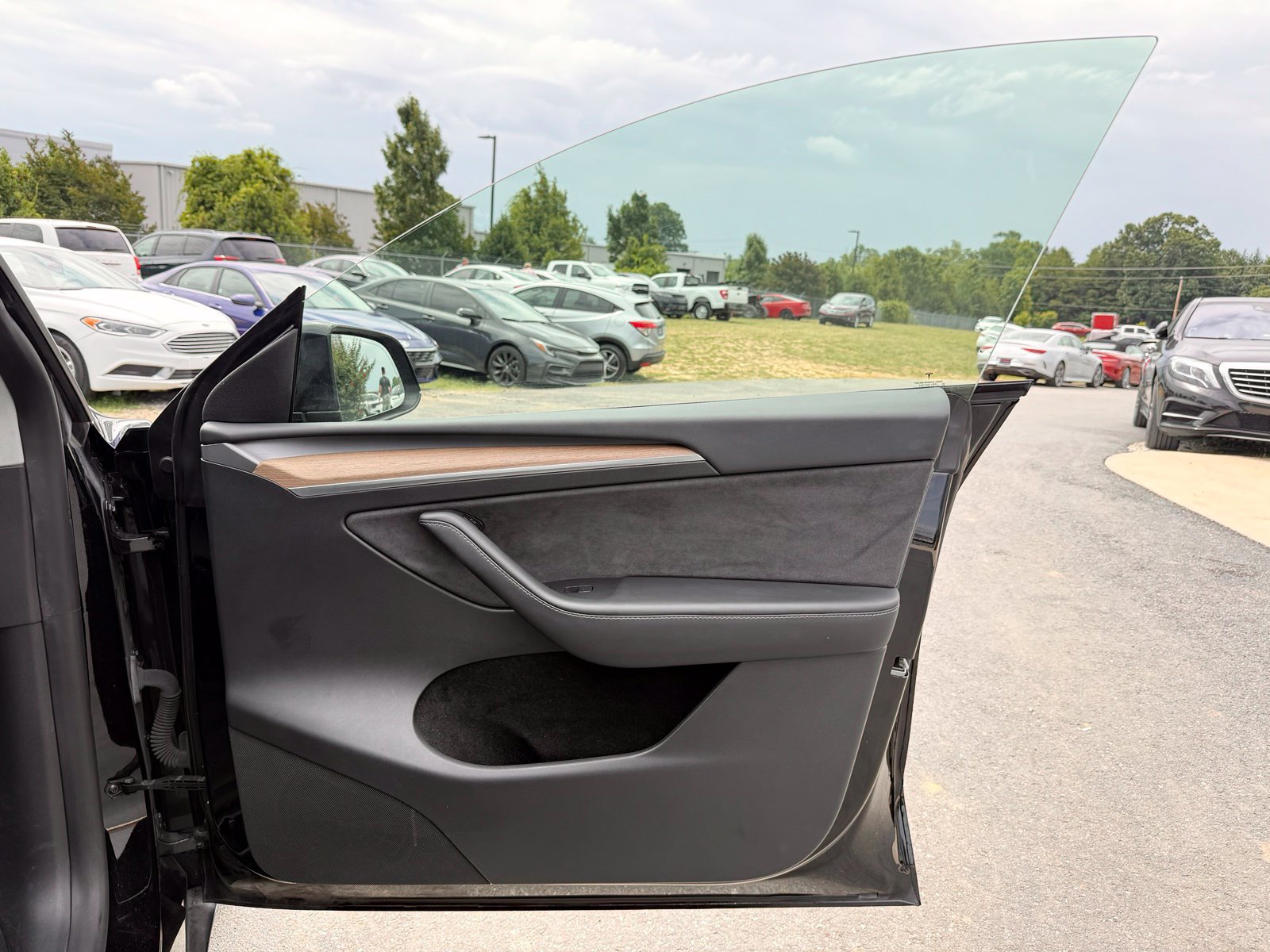 Used 2023 Tesla Model Y Long Range AWD/4WD image 21