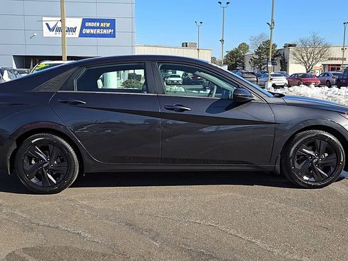 Certified 2022 Hyundai Elantra SEL image 9