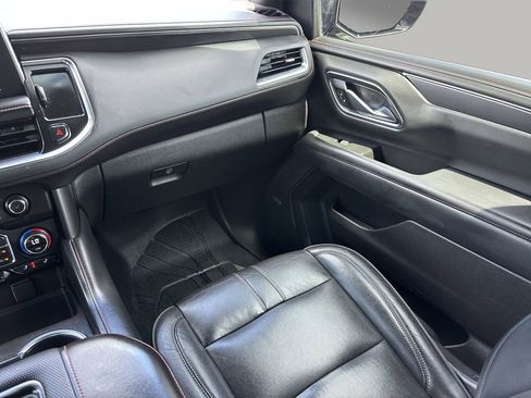 Used 2021 Chevrolet Suburban RST w/ Luxury Package AWD/4WD image 15