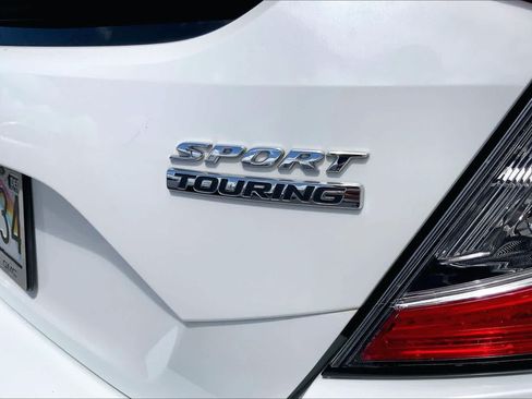 Used 2018 Honda Civic Sport Touring image 7