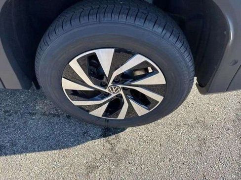 New 2026 Volkswagen Tiguan S image 10