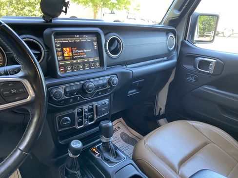 Used 2020 Jeep Gladiator Overland AWD/4WD image 24