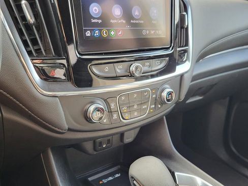 Used 2023 Chevrolet Traverse LT image 28