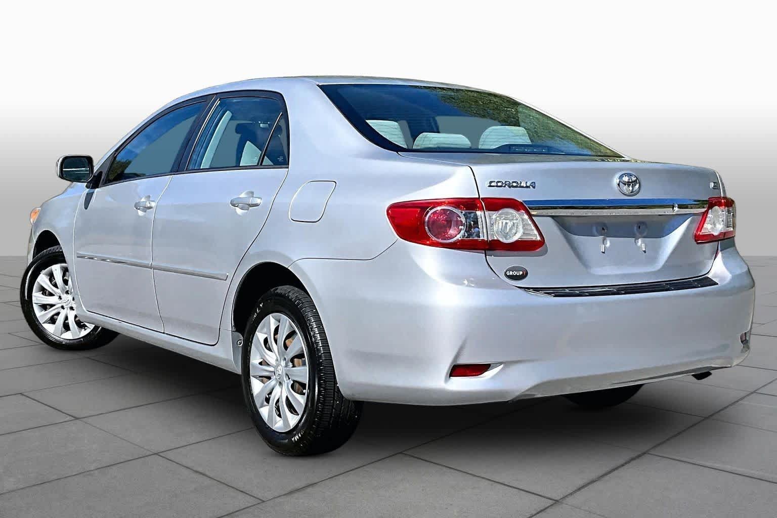 Used 2012 Toyota Corolla LE FWD image 12