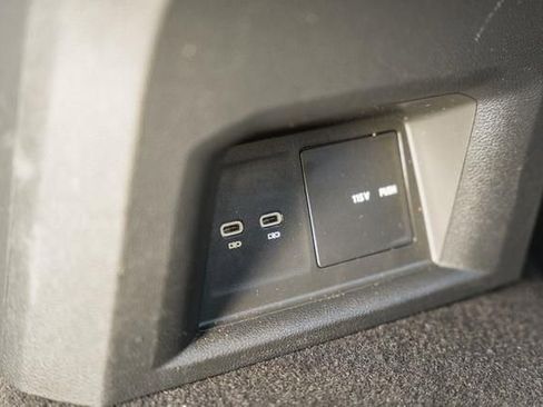 Used 2023 Volkswagen Atlas Cross Sport SE w/ Panoramic Sunroof Package image 26