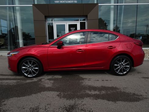 Used 2018 MAZDA MAZDA3 Grand Touring FWD image 2