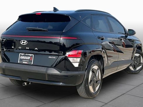 Certified 2024 Hyundai Kona SEL FWD image 11
