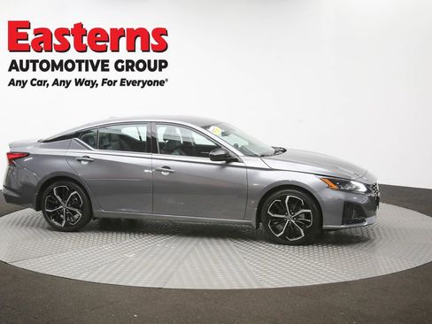 Used 2023 Nissan Altima 2.5 SR FWD image 45