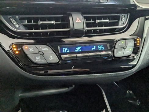 Certified 2022 Toyota C-HR Limited image 19