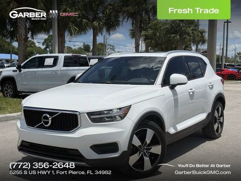 Used 2020 Volvo XC40 T5 Momentum AWD/4WD image 1