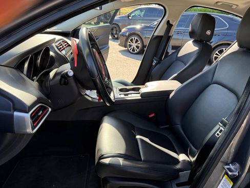 Used 2017 Jaguar XE Premium image 12