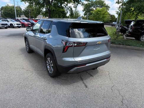 Used 2025 Chevrolet Equinox LT AWD/4WD image 3