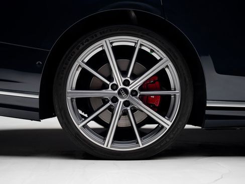 Used 2024 Audi S8 image 37