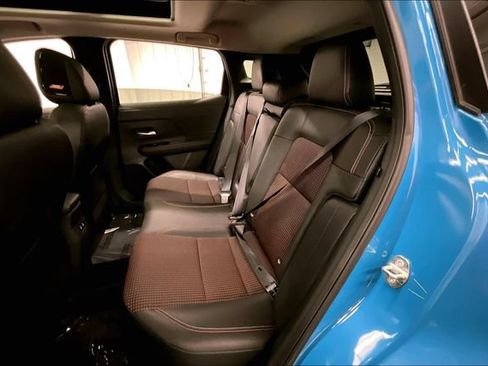 Used 2025 Nissan Kicks SR w/ SR Premium Package FWD image 25