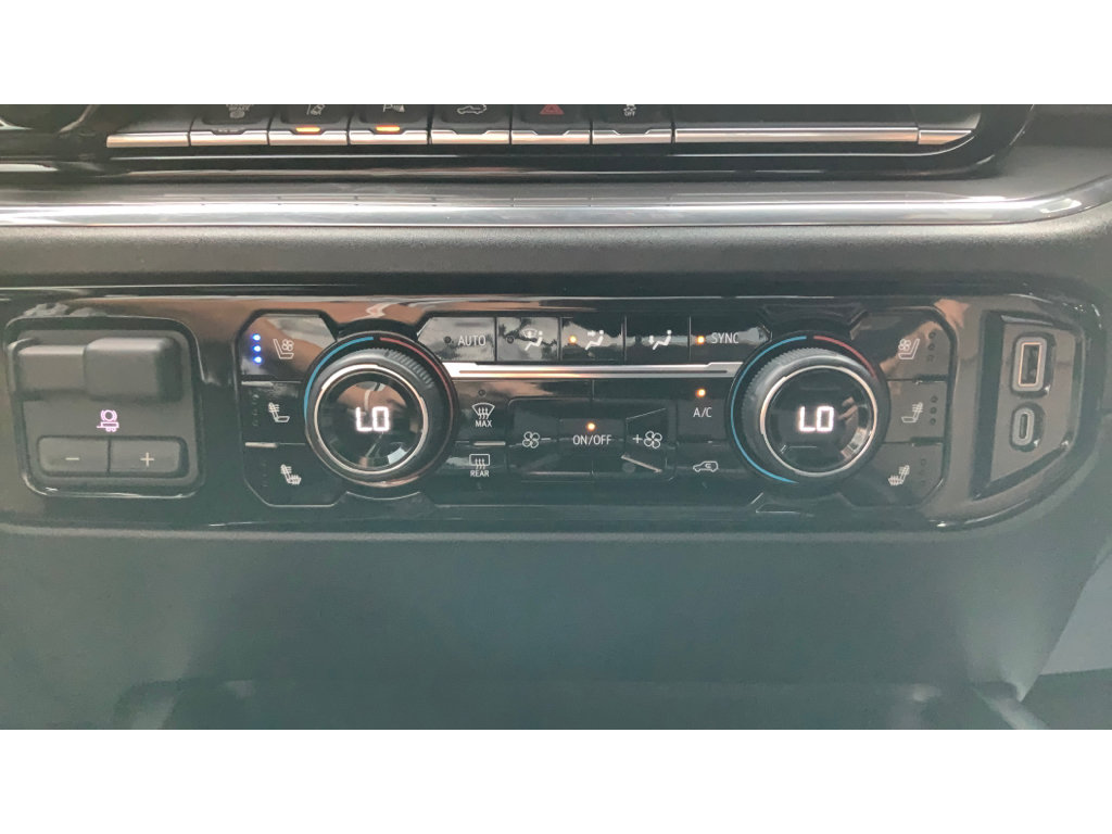 Used 2024 Chevrolet Silverado 3500 High Country w/ High Country Premium Package AWD/4WD image 17