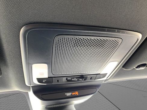 Certified 2025 Honda HR-V Sport image 32
