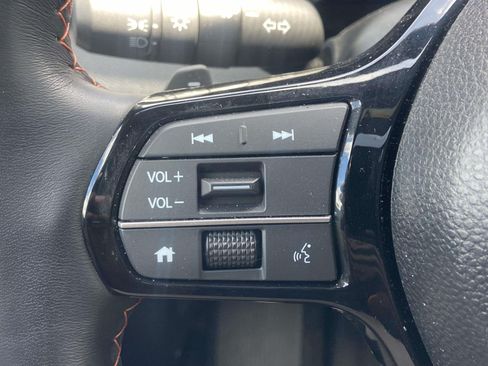 Used 2025 Honda Pilot TrailSport image 23