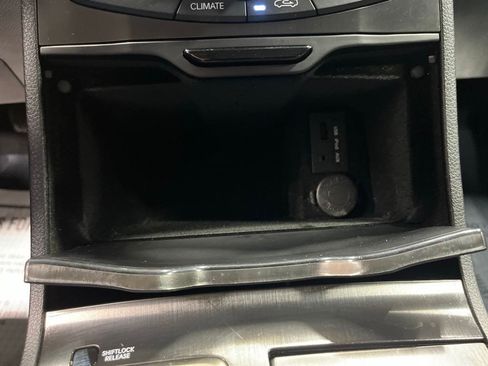 Used 2013 Hyundai Azera w/ Technology Pkg FWD image 30
