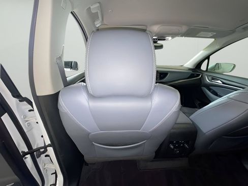 Used 2020 Buick Enclave Essence FWD image 40