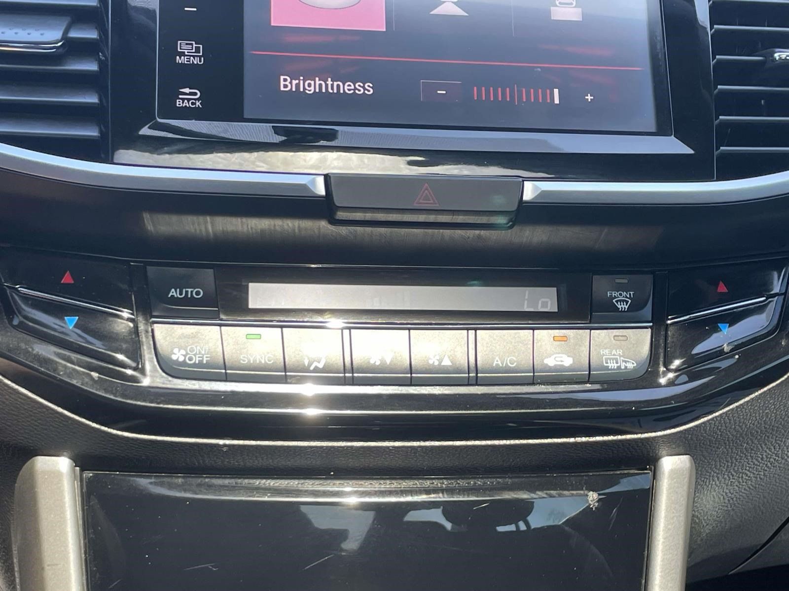 Used 2017 Honda Accord EX image 29