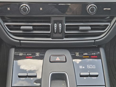 Used 2023 Porsche Macan S image 19