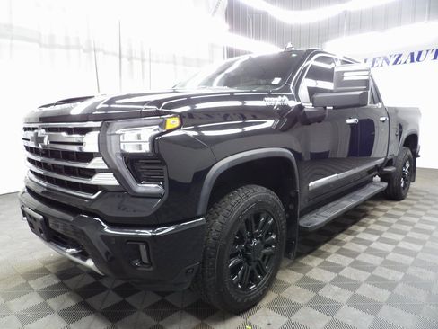 Used 2024 Chevrolet Silverado 2500 High Country image 6