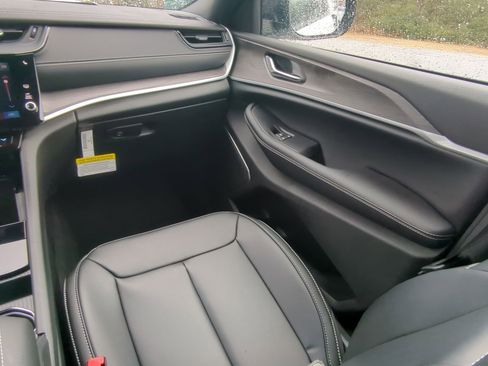 New 2026 Jeep Grand Cherokee Limited image 15