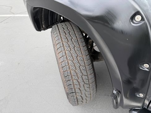 Used 2012 Toyota Tacoma PreRunner image 21