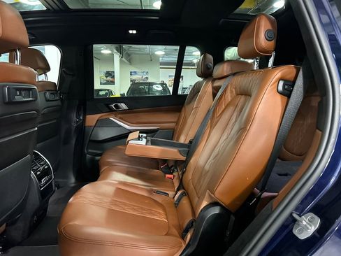 Used 2022 BMW X7 M50i AWD/4WD image 26