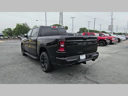 New 2026 RAM 1500 Express AWD/4WD image 32