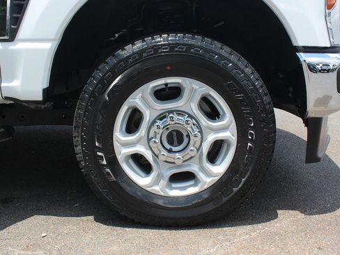 Used 2025 Ford F350 XLT AWD/4WD image 40