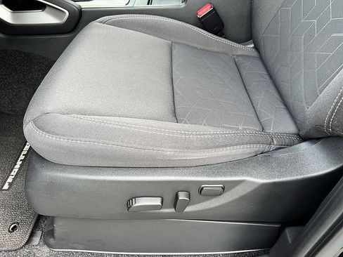 Certified 2025 Nissan Frontier SV image 21