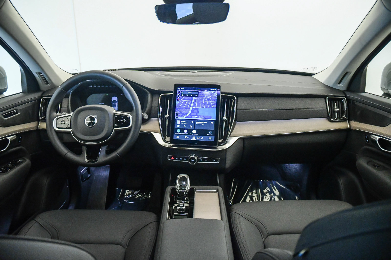 Certified 2026 Volvo XC90 B6 Plus AWD/4WD image 14