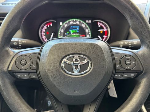 Used 2024 Toyota RAV4 LE FWD image 23