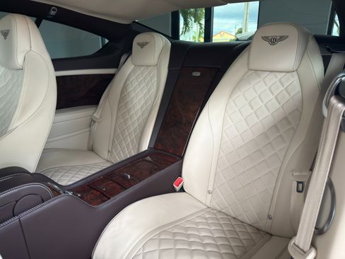 Used 2016 Bentley Continental GT image 17
