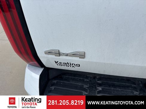 Used 2024 Toyota Tundra Limited AWD/4WD image 11