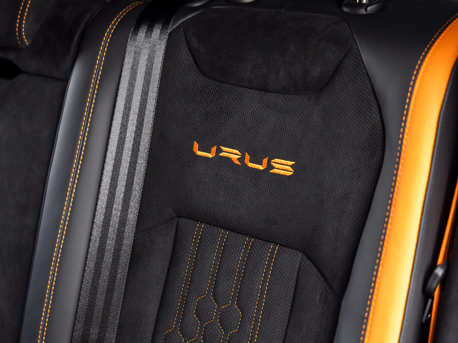 Used 2023 Lamborghini Urus Performante AWD/4WD image 46