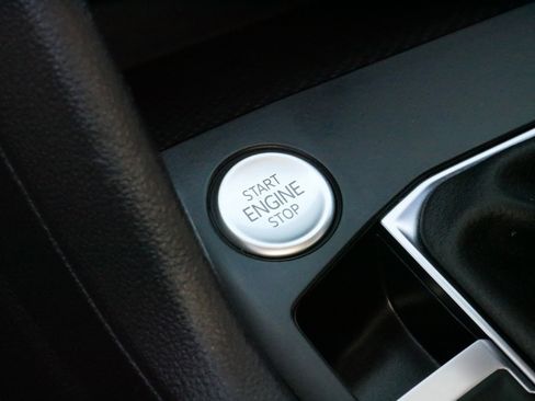 Certified 2022 Volkswagen Taos SE image 28