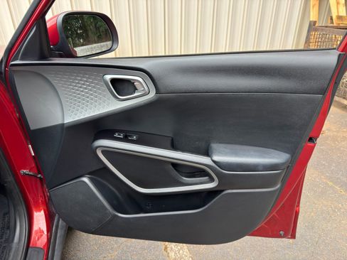 Used 2021 Kia Soul LX FWD image 35