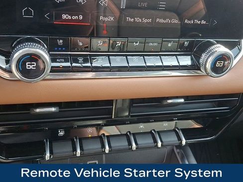 Used 2025 GMC Canyon AT4 w/ Technology Plus Package image 14