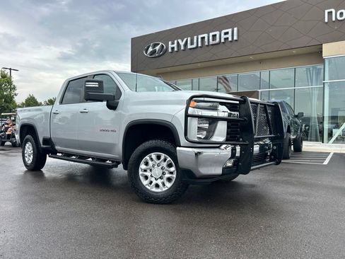Used 2020 Chevrolet Silverado 3500 LT w/ All Star Edition AWD/4WD image 4