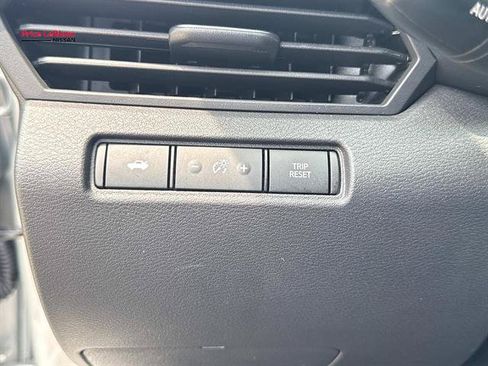 Used 2025 Nissan Altima 2.5 SV AWD/4WD image 19