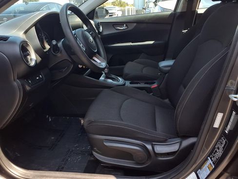 Used 2021 Kia Forte LXS FWD image 17