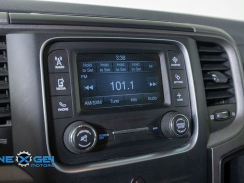 Used 2018 RAM 1500 Express w/ Express Value Package AWD/4WD image 17