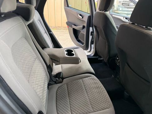 Used 2020 Ford Escape SE image 24