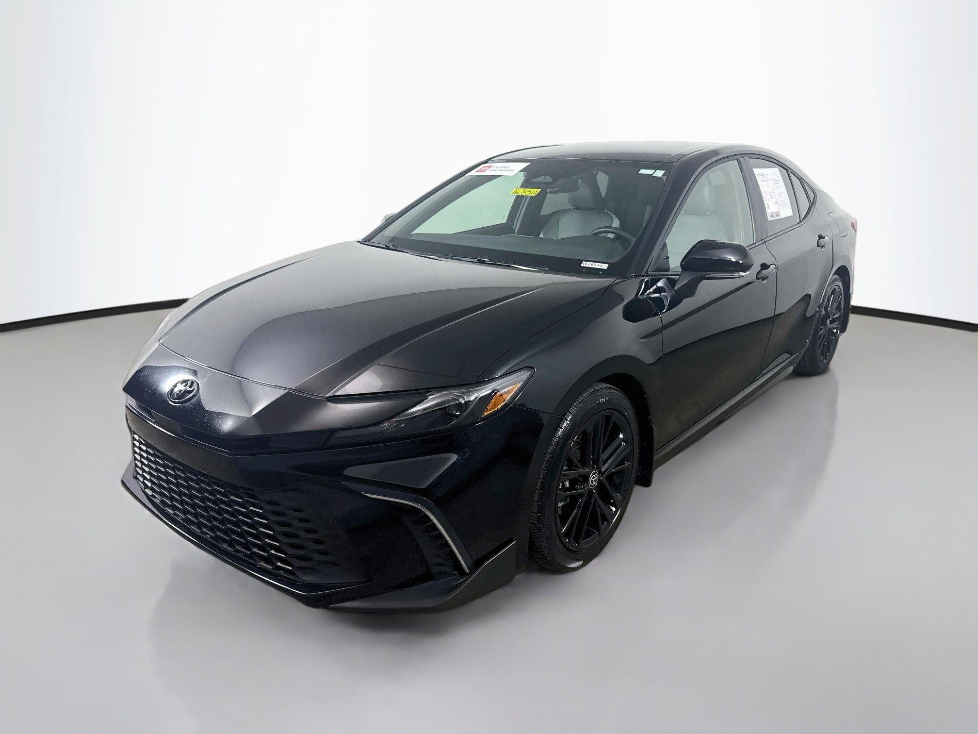 Certified 2025 Toyota Camry SE w/ Convenience Package FWD image 3