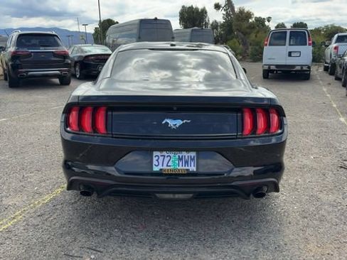 Used 2020 Ford Mustang Coupe RWD image 12