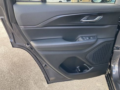 New 2025 Jeep Grand Cherokee Altitude image 36