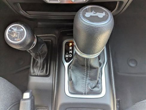 Used 2024 Jeep Wrangler Sahara image 14